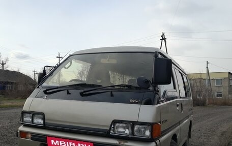 Mitsubishi Delica III, 1987 год, 450 000 рублей, 3 фотография