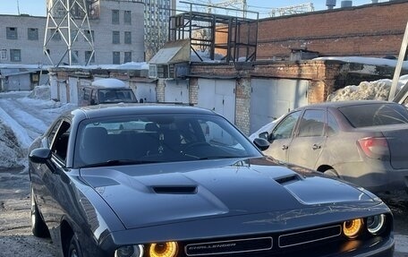 Dodge Challenger III рестайлинг 2, 2019 год, 2 500 000 рублей, 4 фотография