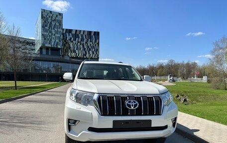 Toyota Land Cruiser Prado 150 рестайлинг 2, 2023 год, 8 350 000 рублей, 3 фотография