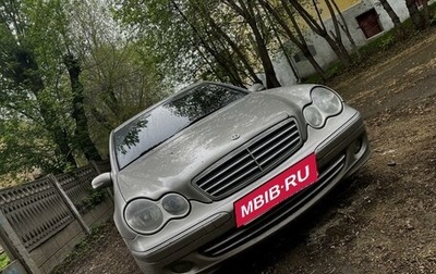 Mercedes-Benz C-Класс, 2004 год, 830 000 рублей, 1 фотография