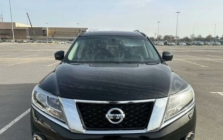 Nissan Pathfinder, 2015 год, 3 130 000 рублей, 1 фотография