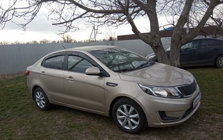 KIA Rio III рестайлинг, 2013 год, 980 000 рублей, 3 фотография