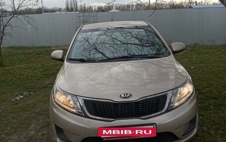 KIA Rio III рестайлинг, 2013 год, 980 000 рублей, 4 фотография