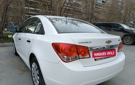 Chevrolet Cruze II, 2011 год, 739 000 рублей, 4 фотография