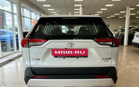 Toyota RAV4, 2024 год, 4 740 000 рублей, 5 фотография