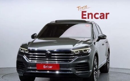 Volkswagen Touareg III, 2022 год, 9 250 000 рублей, 2 фотография