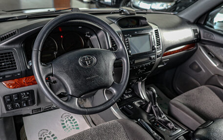 Toyota Land Cruiser Prado 120 рестайлинг, 2007 год, 2 449 000 рублей, 2 фотография