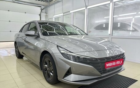 Hyundai Elantra, 2021 год, 2 300 000 рублей, 3 фотография