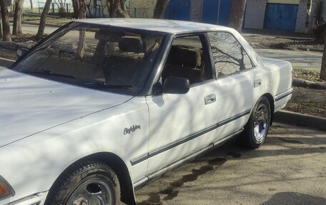 Toyota Crown, 1988 год, 400 000 рублей, 3 фотография