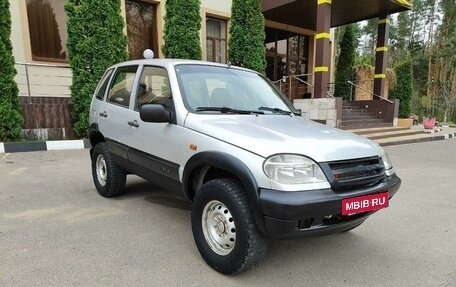 Chevrolet Niva I рестайлинг, 2003 год, 287 000 рублей, 3 фотография