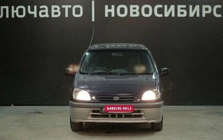 Toyota Raum I, 1999 год, 320 000 рублей, 2 фотография