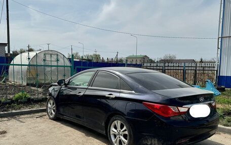 Hyundai Sonata VI, 2011 год, 700 000 рублей, 2 фотография