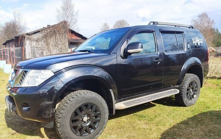 Nissan Pathfinder, 2010 год, 1 950 000 рублей, 2 фотография