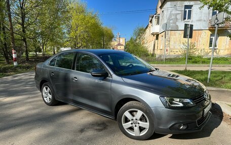 Volkswagen Jetta VI, 2013 год, 1 299 000 рублей, 3 фотография