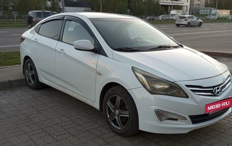 Hyundai Solaris II рестайлинг, 2015 год, 580 000 рублей, 3 фотография