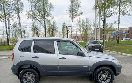 Chevrolet Niva I рестайлинг, 2018 год, 920 000 рублей, 4 фотография