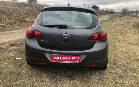 Opel Astra J, 2011 год, 940 000 рублей, 3 фотография