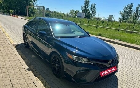 Toyota Camry, 2018 год, 2 870 000 рублей, 2 фотография