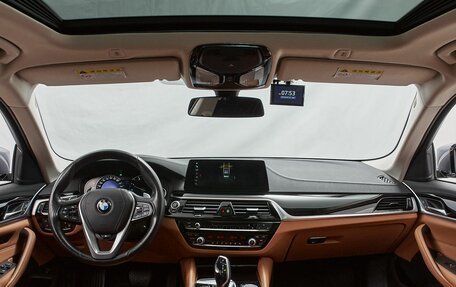 BMW 5 серия, 2018 год, 3 500 000 рублей, 10 фотография