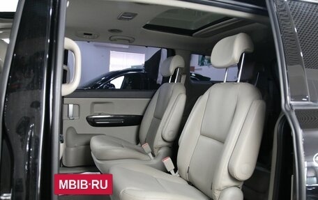 KIA Carnival III, 2017 год, 2 499 000 рублей, 6 фотография