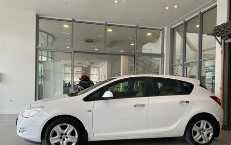 Opel Astra J, 2011 год, 925 000 рублей, 3 фотография