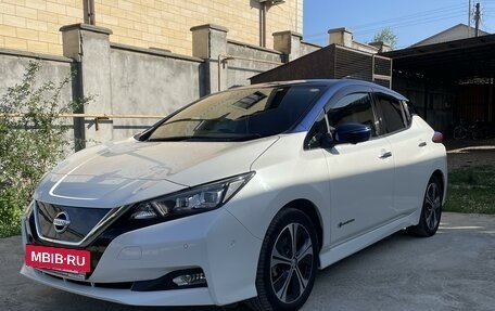 Nissan Leaf II, 2018 год, 1 920 000 рублей, 2 фотография