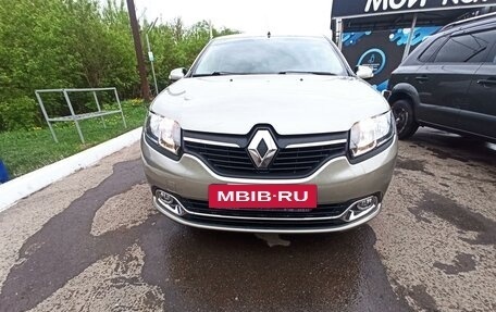 Renault Logan II, 2015 год, 965 000 рублей, 2 фотография