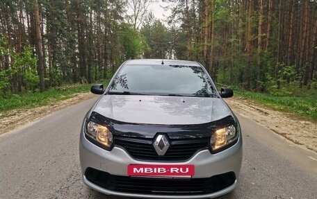 Renault Logan II, 2015 год, 790 000 рублей, 2 фотография