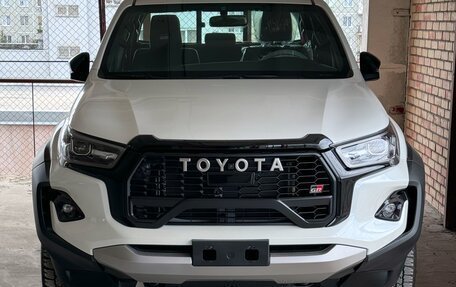 Toyota Hilux VIII, 2023 год, 7 300 000 рублей, 2 фотография