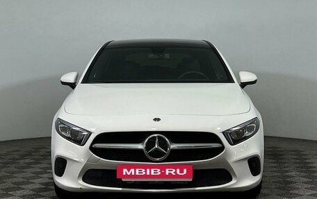 Mercedes-Benz A-Класс, 2019 год, 2 450 000 рублей, 2 фотография