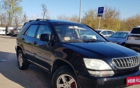 Lexus RX IV рестайлинг, 2001 год, 900 000 рублей, 2 фотография