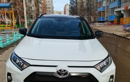 Toyota RAV4, 2022 год, 4 600 000 рублей, 3 фотография