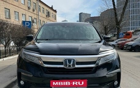 Honda Pilot III рестайлинг, 2018 год, 4 000 000 рублей, 2 фотография