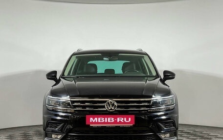 Volkswagen Tiguan II, 2018 год, 3 428 000 рублей, 2 фотография