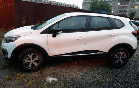 Renault Kaptur I рестайлинг, 2019 год, 1 870 000 рублей, 3 фотография