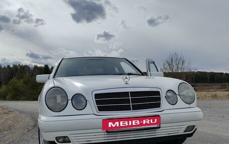 Mercedes-Benz E-Класс, 1997 год, 560 000 рублей, 2 фотография