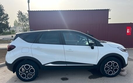 Renault Kaptur I рестайлинг, 2022 год, 1 900 000 рублей, 2 фотография