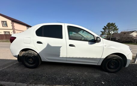 Renault Logan II, 2018 год, 650 000 рублей, 2 фотография