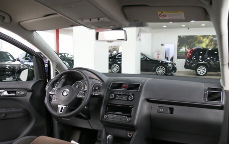Volkswagen Touran III, 2012 год, 949 000 рублей, 5 фотография