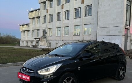 Hyundai Solaris II рестайлинг, 2013 год, 850 000 рублей, 4 фотография