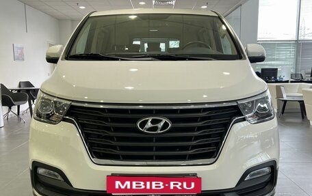 Hyundai H-1 II рестайлинг, 2021 год, 4 899 000 рублей, 2 фотография