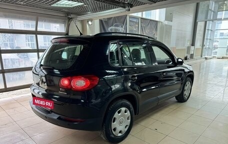 Volkswagen Tiguan I, 2010 год, 1 299 999 рублей, 6 фотография
