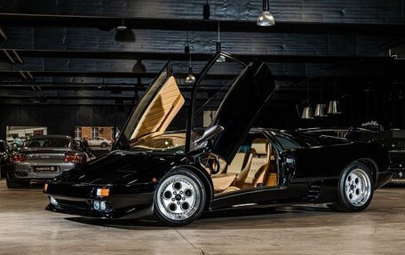 Lamborghini Diablo, 1992 год, 56 500 000 рублей, 2 фотография