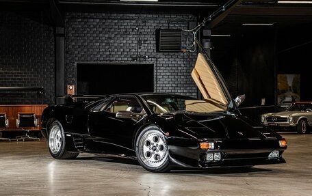 Lamborghini Diablo, 1992 год, 56 500 000 рублей, 3 фотография