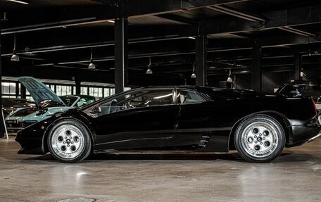 Lamborghini Diablo, 1992 год, 56 500 000 рублей, 5 фотография
