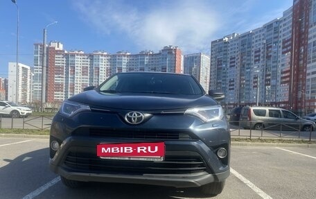Toyota RAV4, 2019 год, 2 590 000 рублей, 4 фотография
