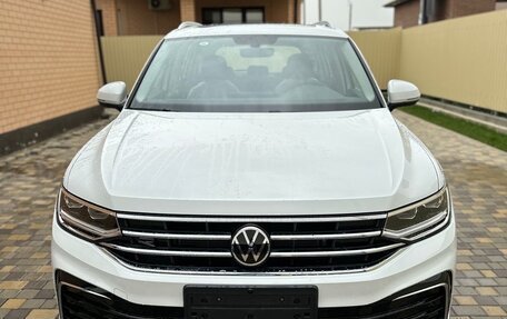 Volkswagen Tiguan II, 2023 год, 4 620 000 рублей, 2 фотография