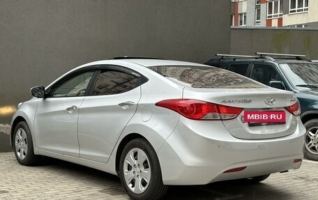 Hyundai Avante, 2011 год, 1 350 000 рублей, 2 фотография