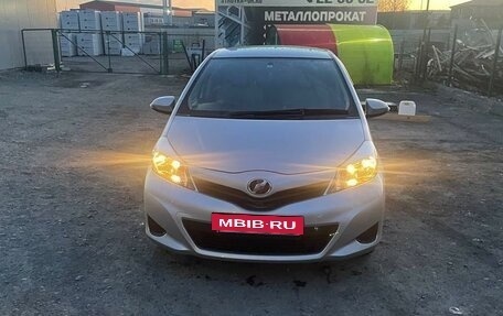 Toyota Vitz, 2011 год, 999 999 рублей, 2 фотография