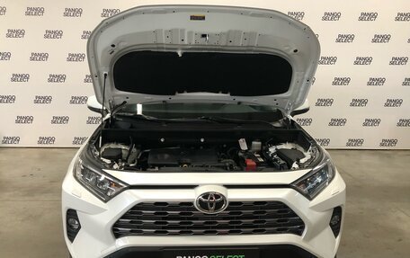 Toyota RAV4, 2019 год, 3 150 000 рублей, 8 фотография